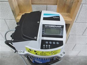 Lowara SVH14N022T/4 centrifugaalpomp met Hydrovar pompbesturing