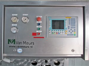 Van Meurs B 200 bag-in-box vulmachine met 2000 liter voorraadtank