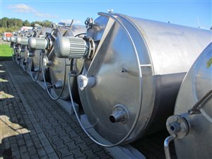 Rvs tank 8000 liter met roerwerk