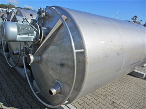 Rvs tank 8000 liter met roerwerk