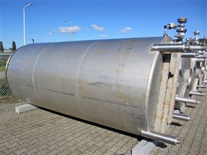 Rvs tank 8000 liter met roerwerk